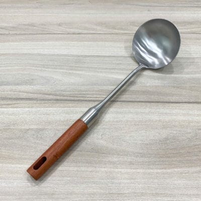 Vá Xào Inox Cán Gỗ Nhà Hàng