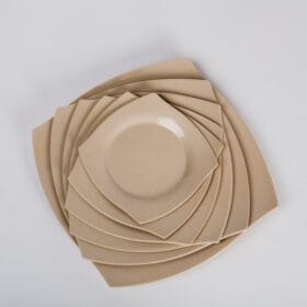 Dĩa Vuông Cạn Fataco melamine màu kem 13.7 x 13.7 x 1.5 cm