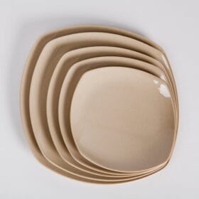 Dĩa Vuông Ảo Fataco melamine màu kem 17.8 x 17.8 x 1.6 cm