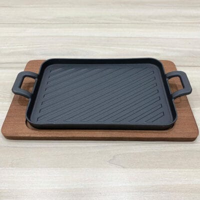 Khay gang nướng thịt 28cm 2 quai có đế gỗ